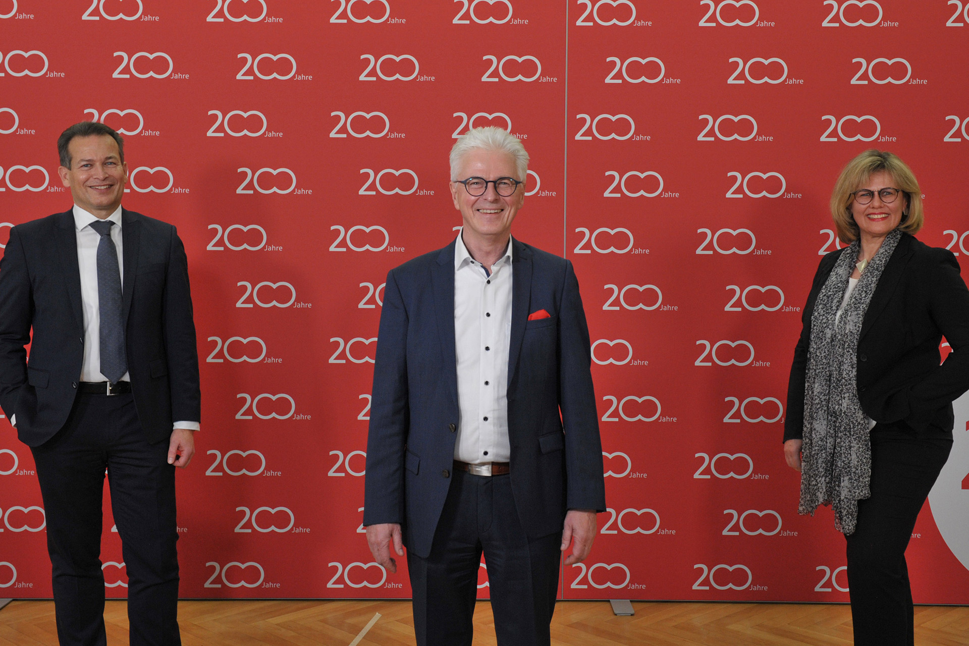 200 Jahre Kundennähe und gesellschaftliche Verantwortung: Mit zahlreichen, über das Jahr 2022 verteilten Jubiläums-Aktivitäten, feierte die Stadtsparkasse Augsburg ihren 200. Geburtstag.